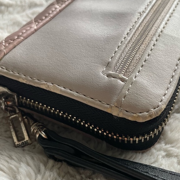 Guess Large Wallet with Detachable Wristie strap in Light Pink✨ - Picture 6 of 6